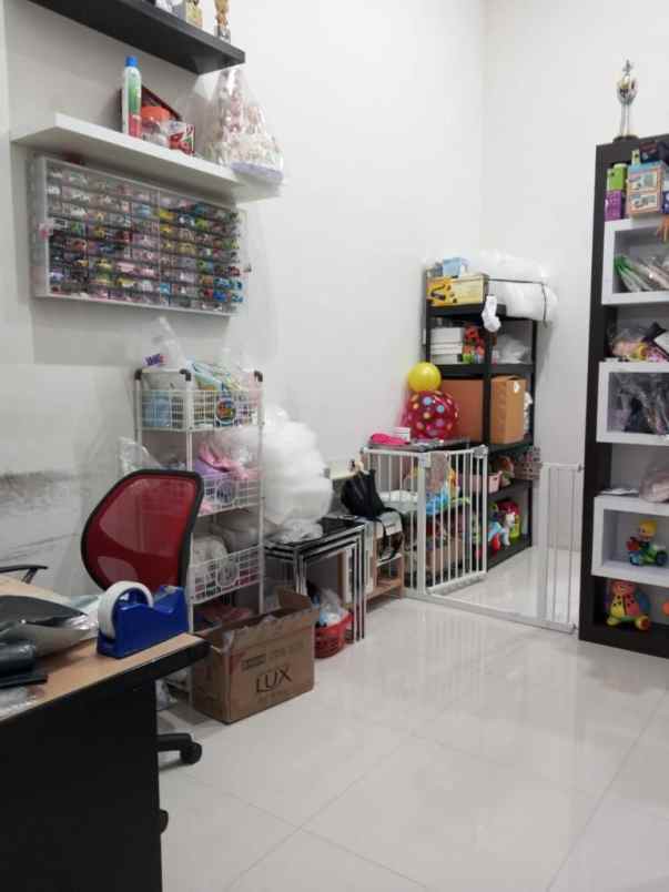 dijual rumah perumahan green orchid