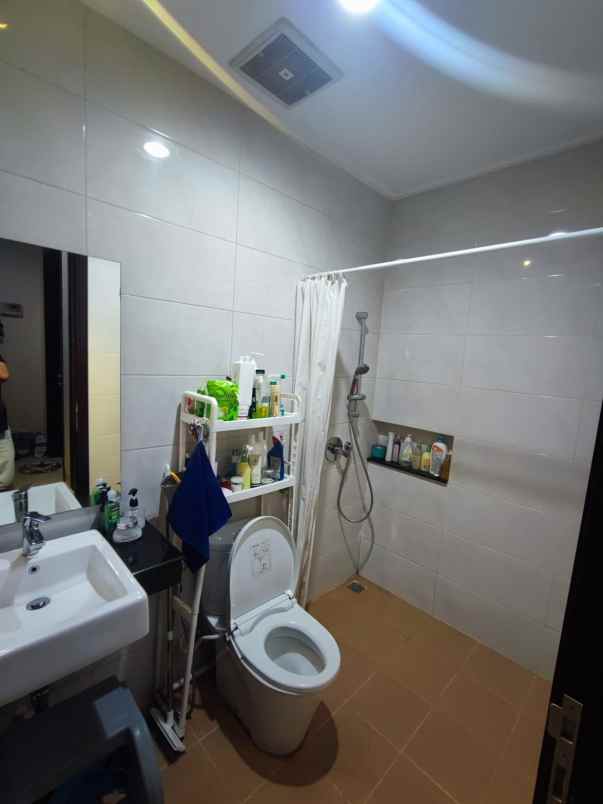 dijual rumah perumahan green village tangerang
