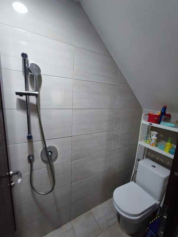 dijual rumah perumahan green village tangerang