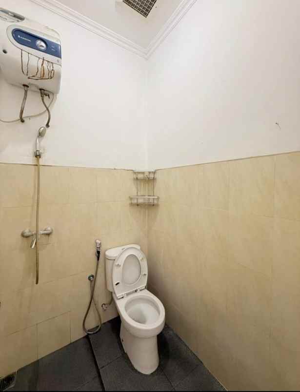 dijual rumah perumahan nirwana