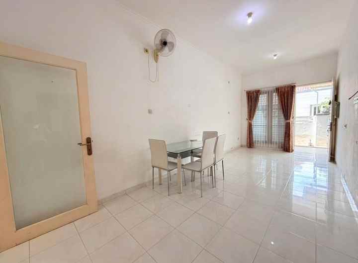 dijual rumah perumahan nirwana