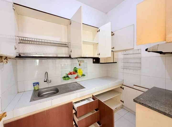 dijual rumah perumahan nirwana