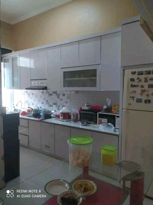 dijual rumah perumahan taman kota