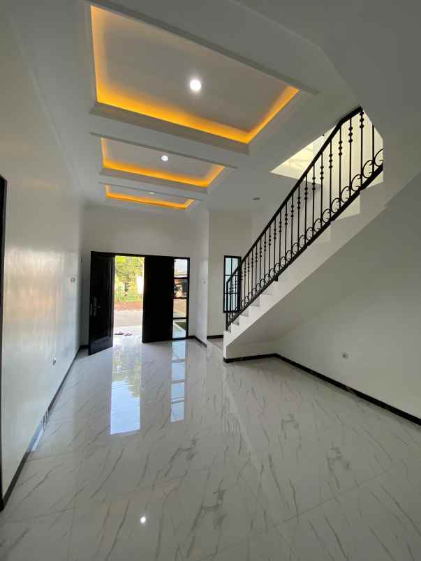 dijual rumah perumahan taman pesona