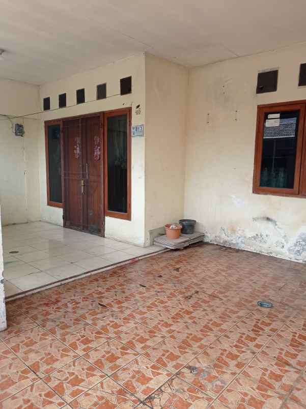 dijual rumah perumahan tytian indah