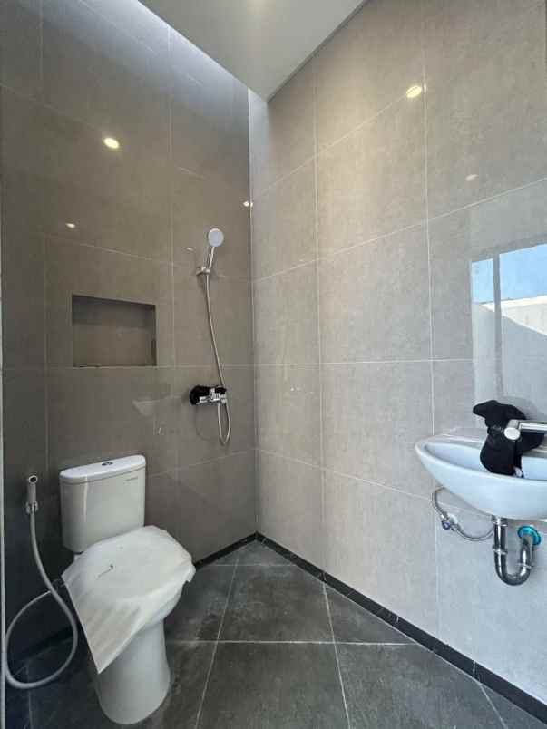 dijual rumah perumahan wisma mukti