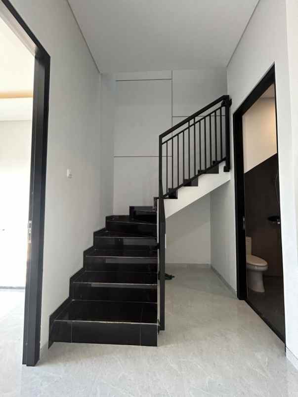 dijual rumah perumahan wisma mukti