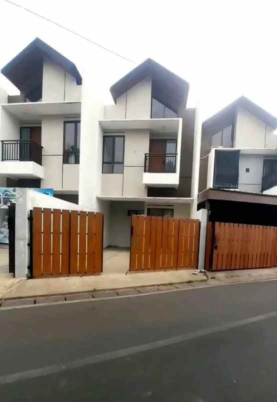 dijual rumah pocis serpong