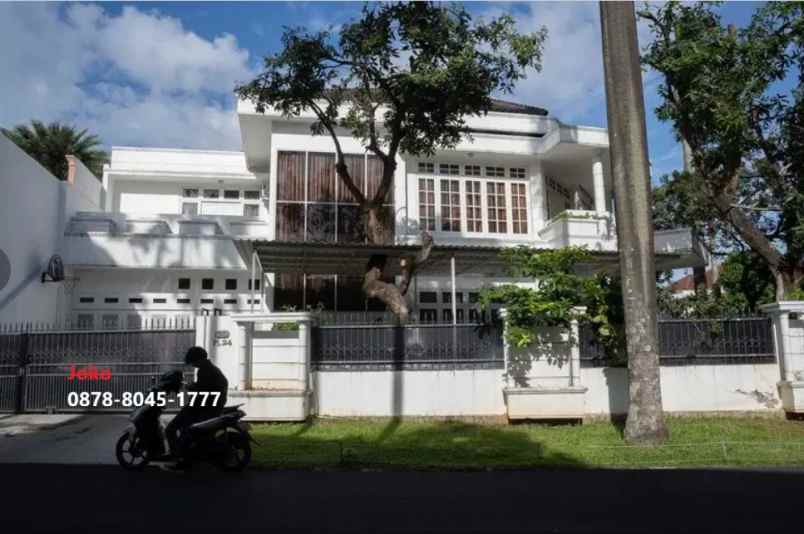 dijual rumah pondok indah