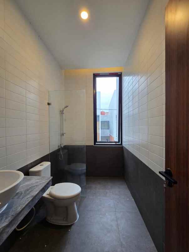 dijual rumah pondok kelapa