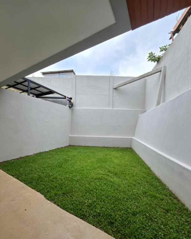 dijual rumah pondok kelapa