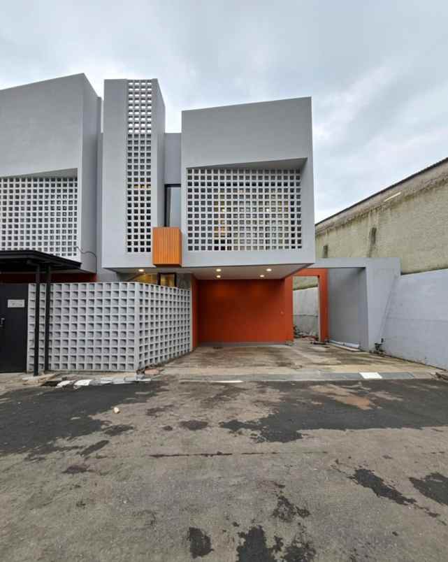 dijual rumah pondok kelapa
