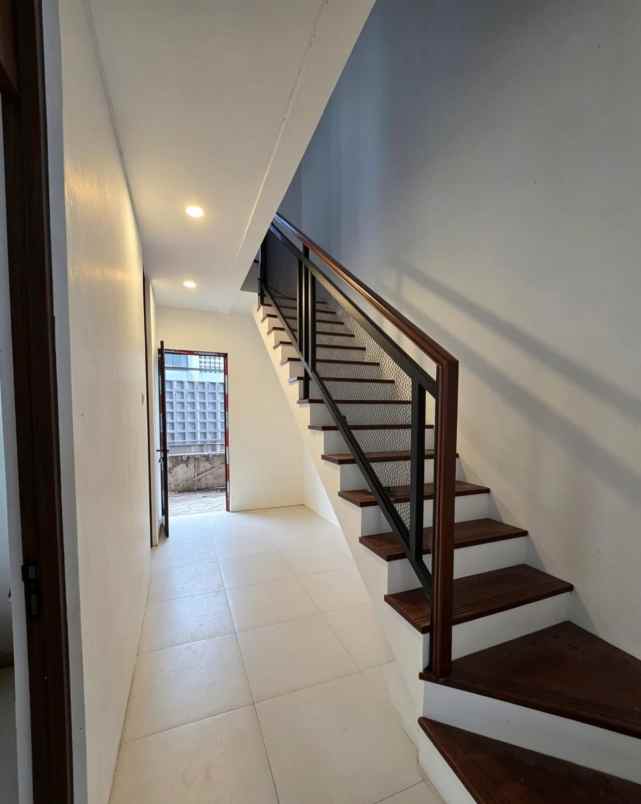 dijual rumah pondok kelapa