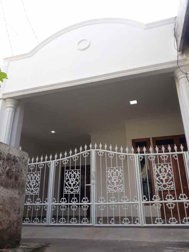 dijual rumah pondok kopi