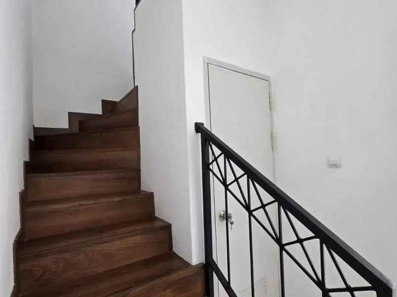 dijual rumah pondok kopi