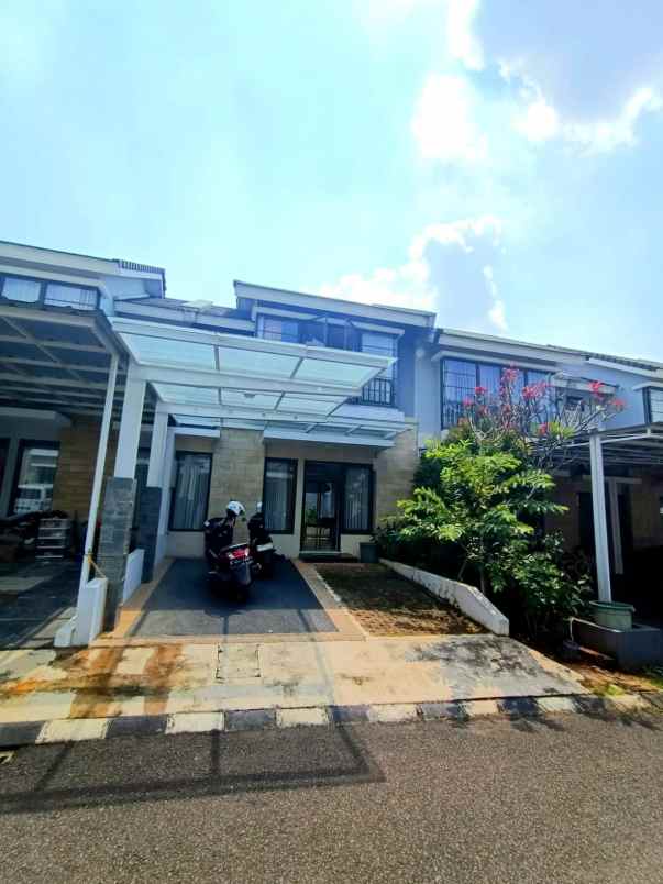 dijual rumah premiere terrace