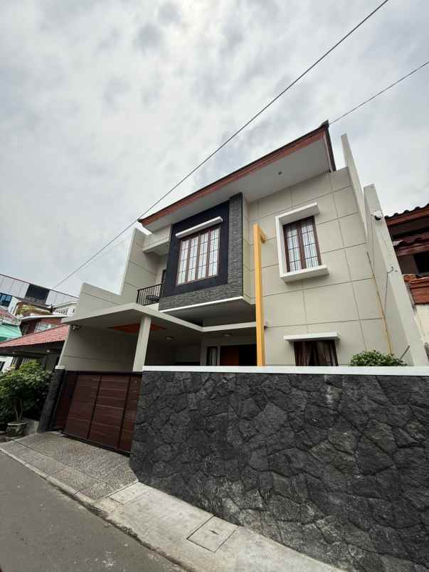 dijual rumah pulo asem
