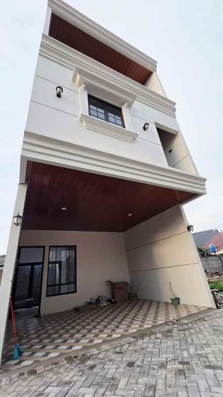 dijual rumah radio dalam