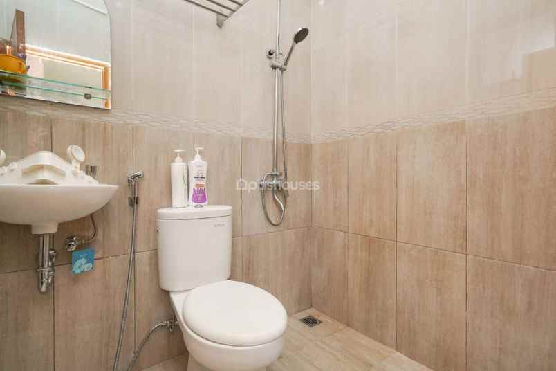 dijual rumah rawa kalong