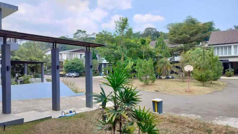 dijual rumah resort dago pakar