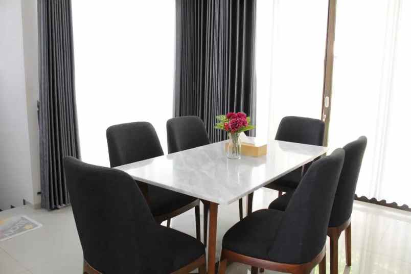 dijual rumah resort dago pakar