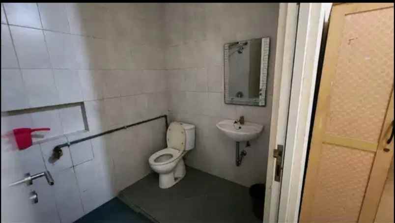 dijual rumah royal residence