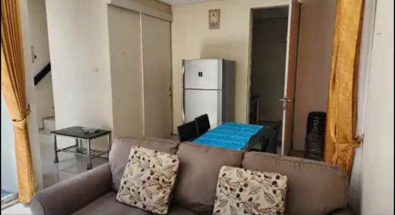 dijual rumah royal residence