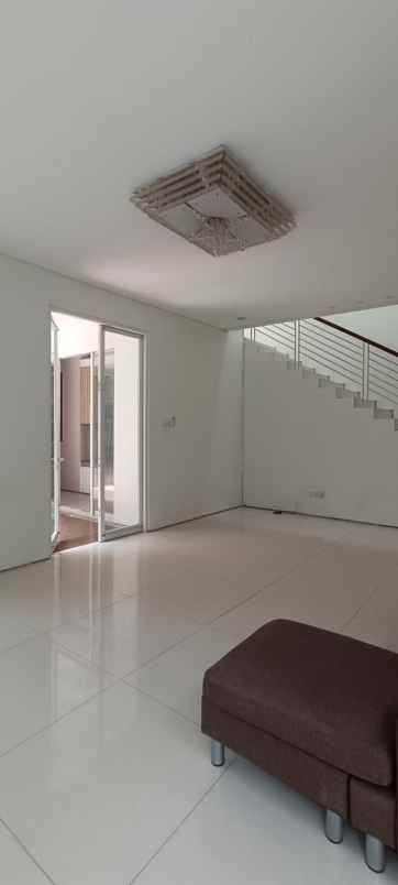dijual rumah royal residence monticello full renov