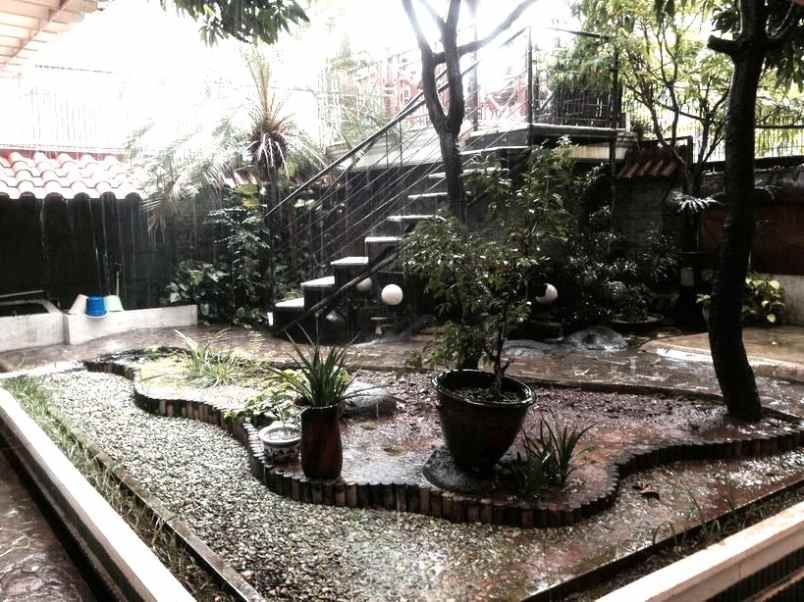 dijual rumah rumah 2lt 319m type 7kt