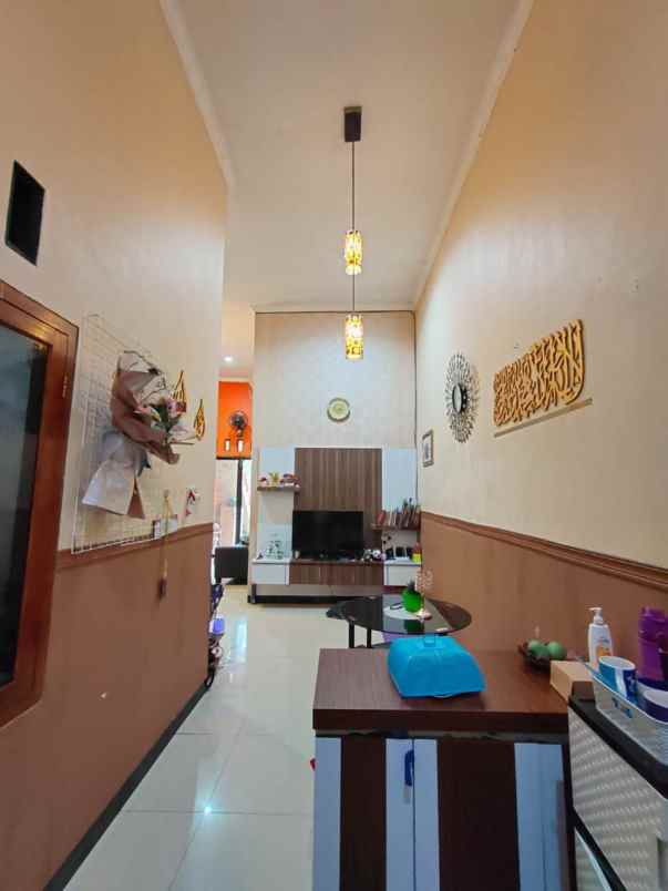 dijual rumah rumah medokan sawah timur