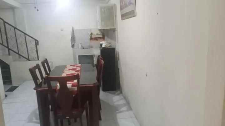 dijual rumah rumah semolowaru elok