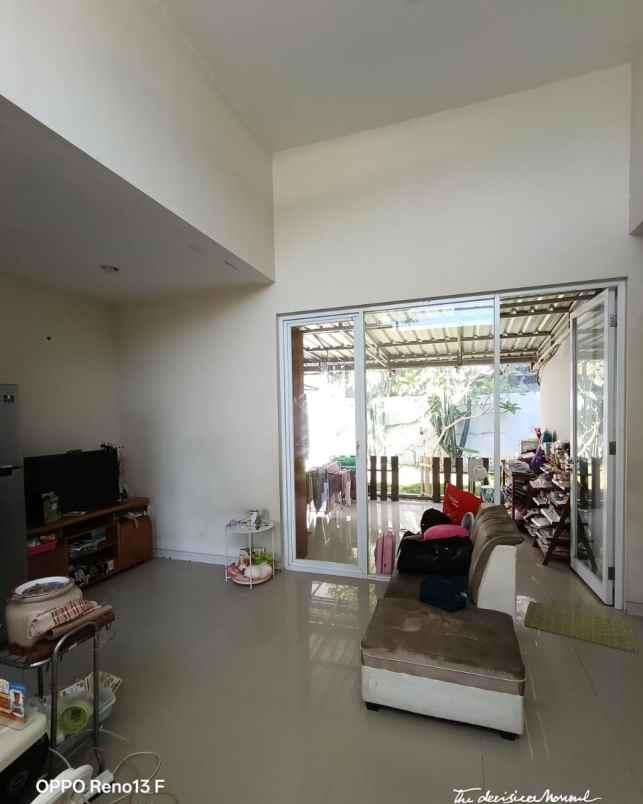 dijual rumah sambiroto