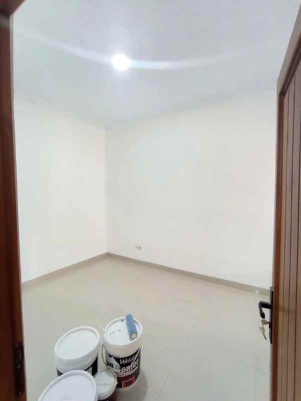 dijual rumah sayegan