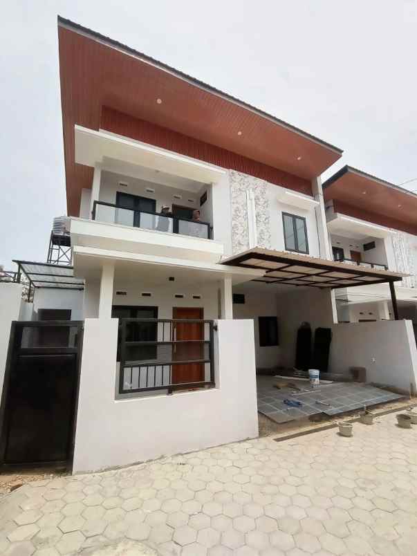 dijual rumah sayegan