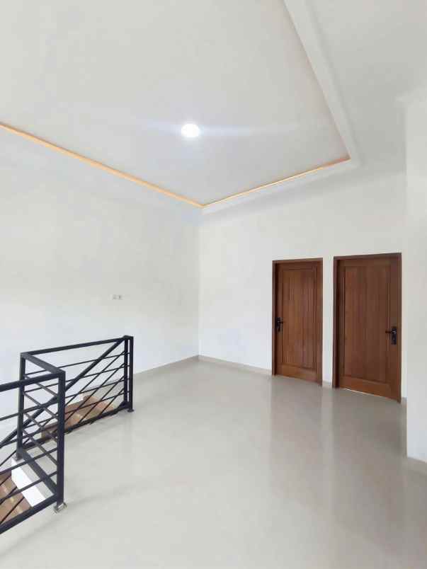 dijual rumah sayegan