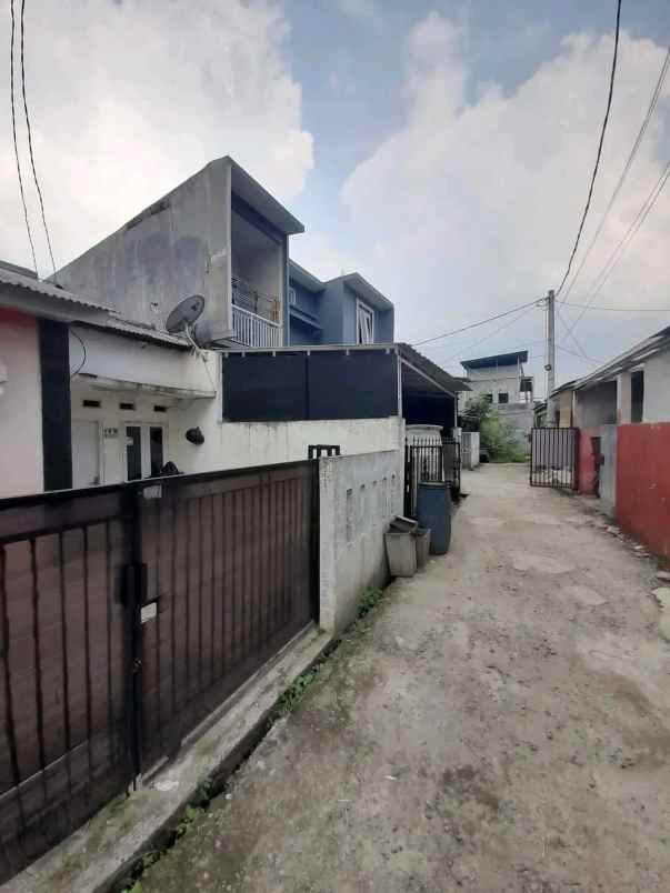 dijual rumah secondary bagus diwilayah cilodong depok