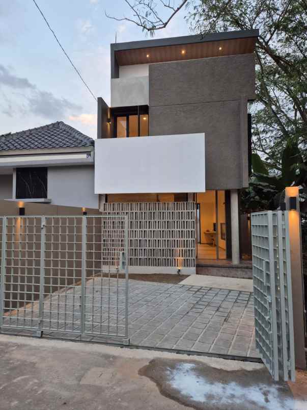 dijual rumah sektor 9 bintaro tangerang selatan