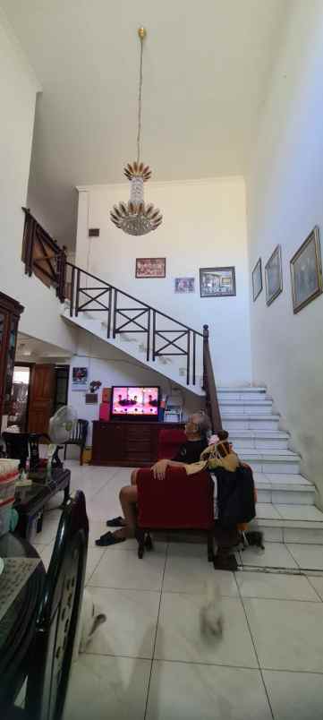 dijual rumah semolowaru