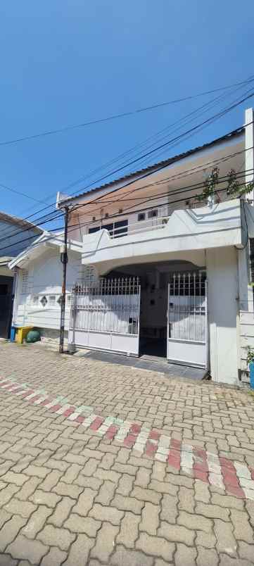 dijual rumah semolowaru