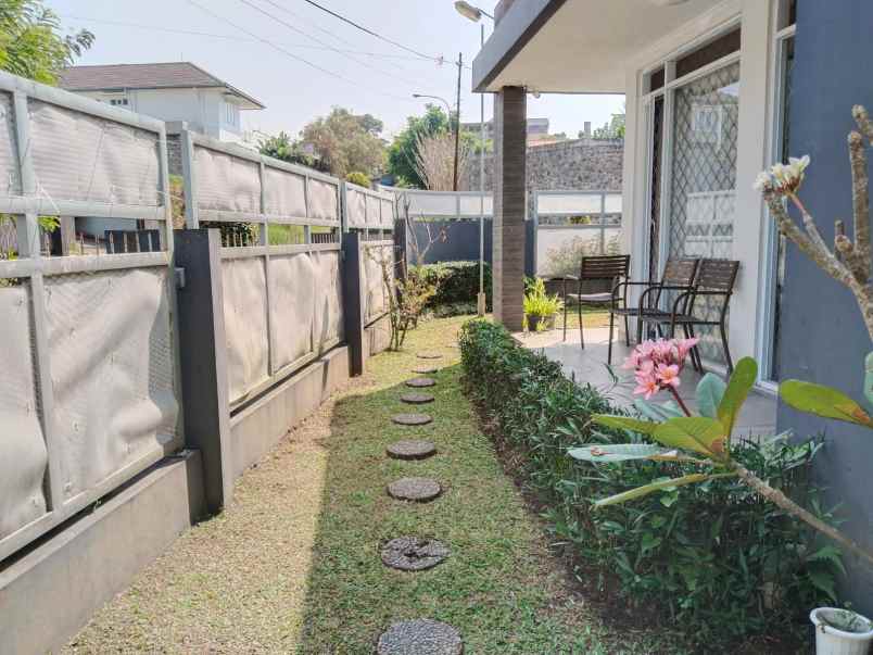 dijual rumah setiabudi regency