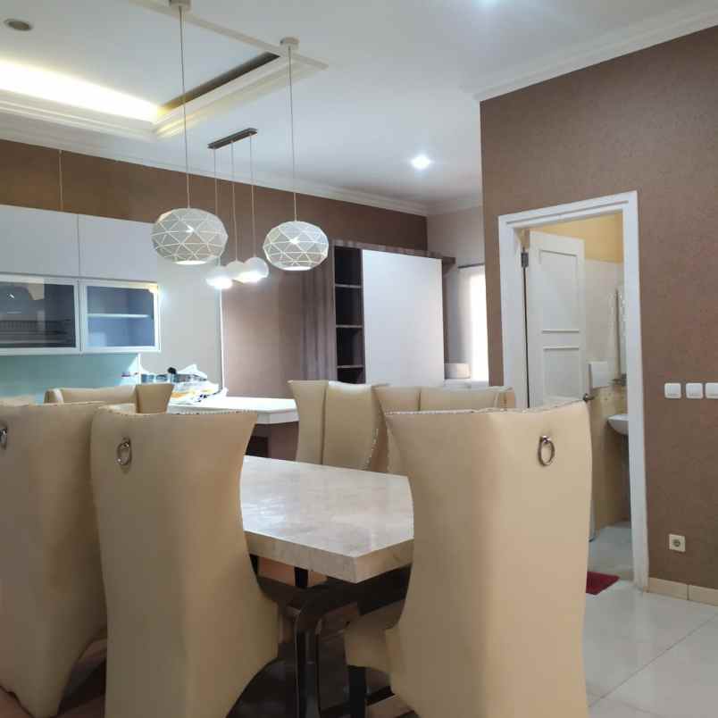 dijual rumah setraduta setra duta