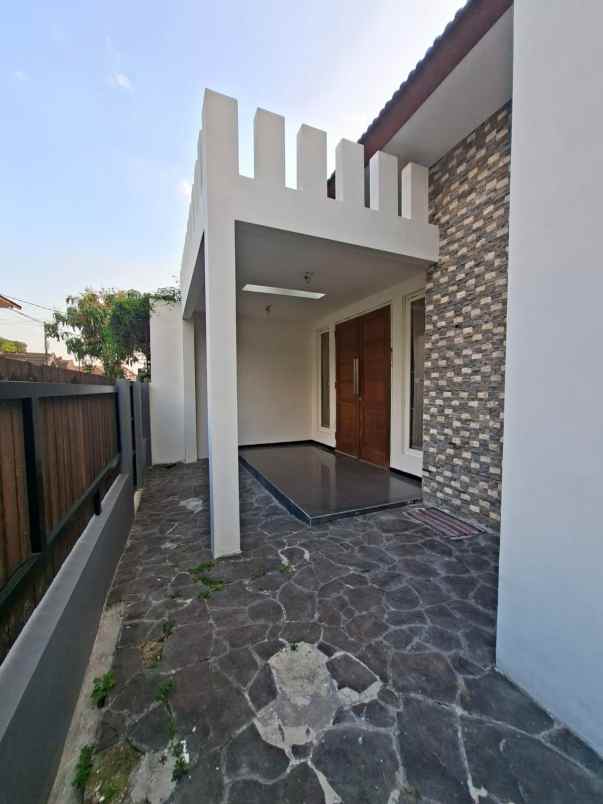 dijual rumah siap huni 1 lantai lokasi sulfat