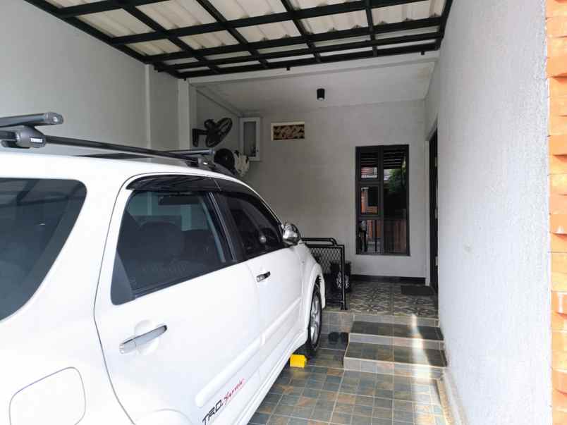 dijual rumah siap huni di villa galaxy bekasi selatan