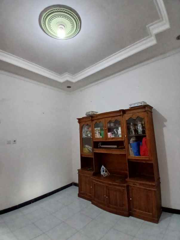 dijual rumah siap huni lokasi strategis akses mobil
