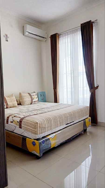 dijual rumah simpang darmo permai