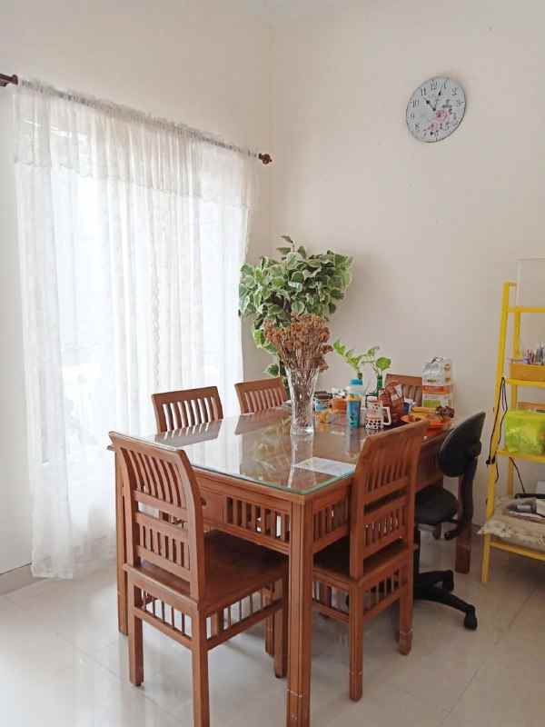 dijual rumah simpang darmo permai