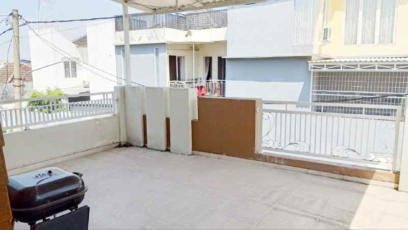 dijual rumah simpang darmo permai