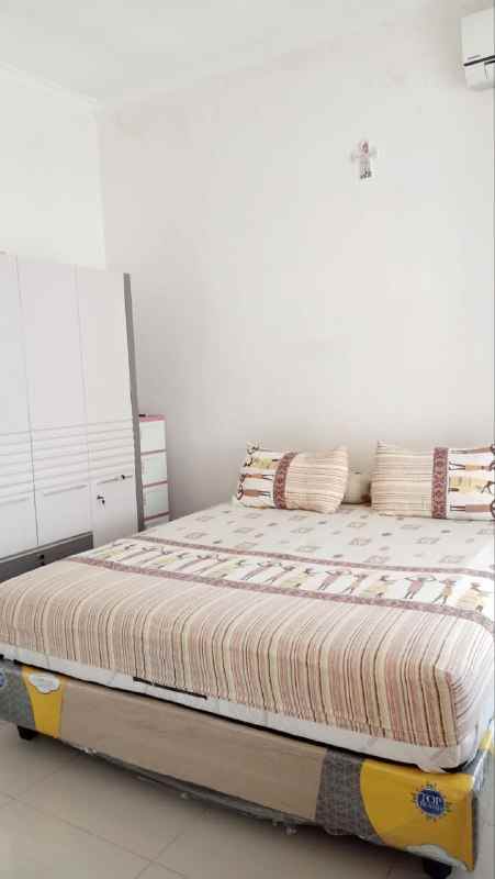 dijual rumah simpang darmo permai