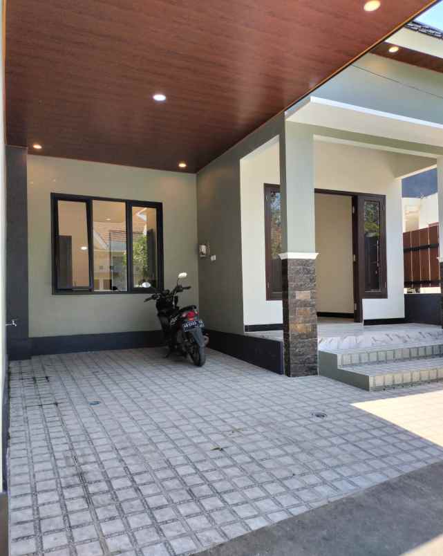 dijual rumah sleman