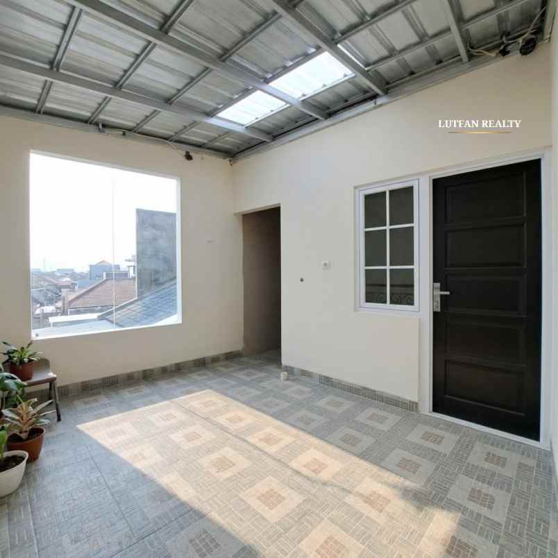 dijual rumah srengseng sawah
